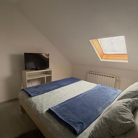 House Katja Hotel เยแซร์ตเซ ภายนอก รูปภาพ