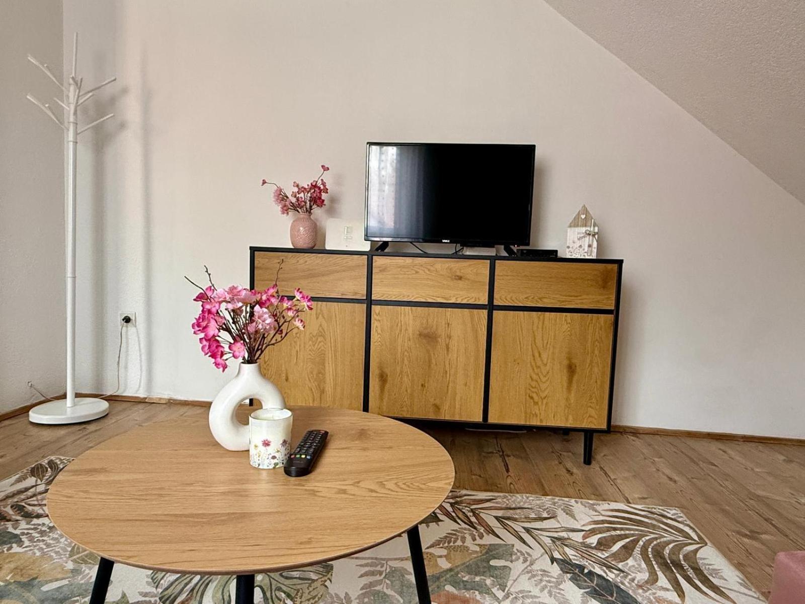 House Katja Hotel เยแซร์ตเซ ภายนอก รูปภาพ